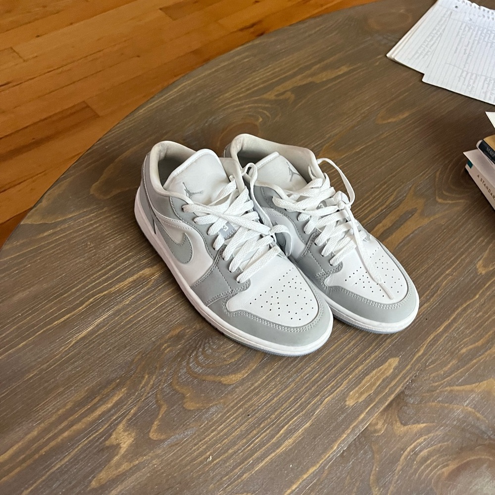 Women’s Jordan 1 Low ‘White Wolf Grey’ - Picture 3 of 3
